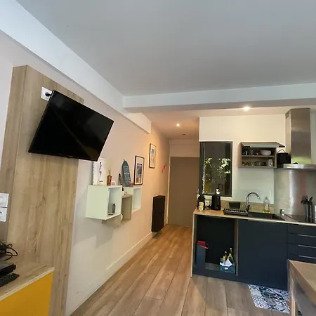 Appartement With Warm And Refined Garden La Rochelle (Charente-Maritime)