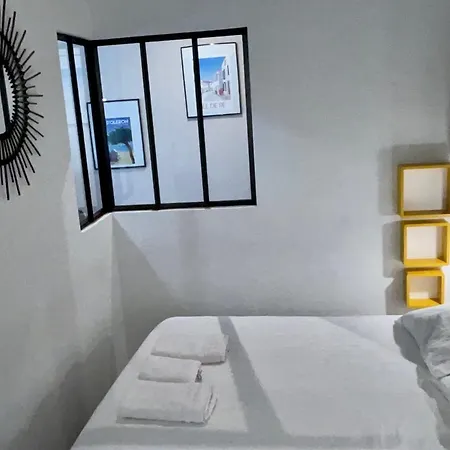 Appartement With Warm And Refined Garden La Rochelle (Charente-Maritime)